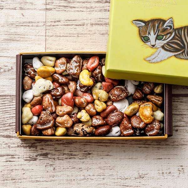 可愛すぎる猫パケで1個45円【チロルチョコ✕テオブロマ】名店コラボとの全5種