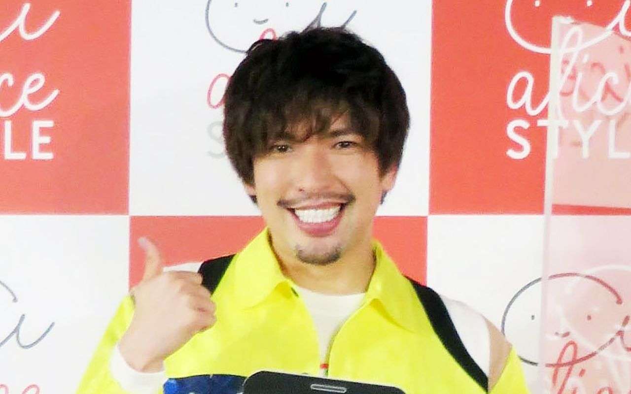 EXIT・りんたろー。が30歳グラビアアイドルと結婚前提「半同棲撮」　「ゴッドタン」で知り合い…… | 文春オンライン