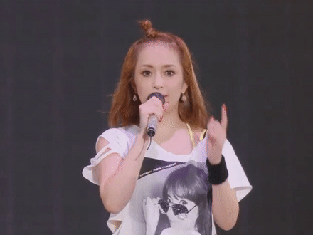 浜崎あゆみが意味深メッセージ「お決まりのつまんないルール、押し付けられたくない」