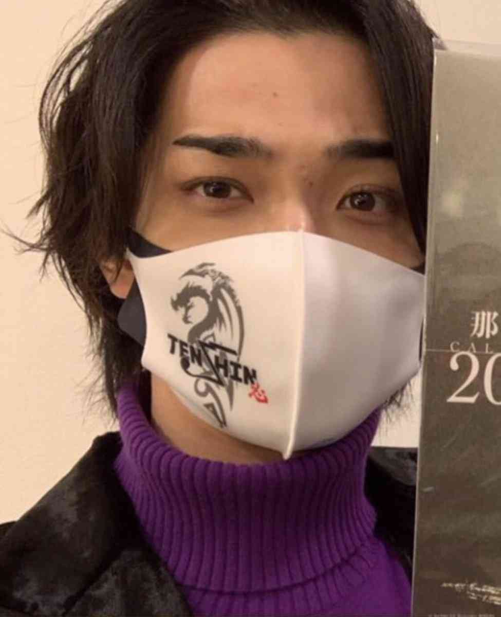 マスク姿の芸能人を貼ろう