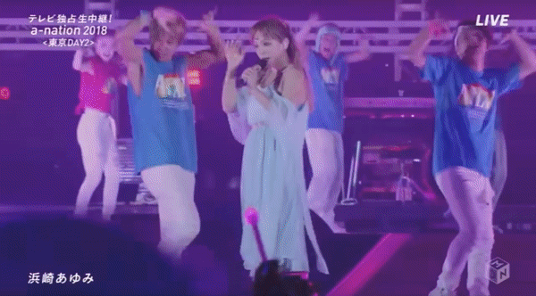 浜崎あゆみが意味深メッセージ「お決まりのつまんないルール、押し付けられたくない」