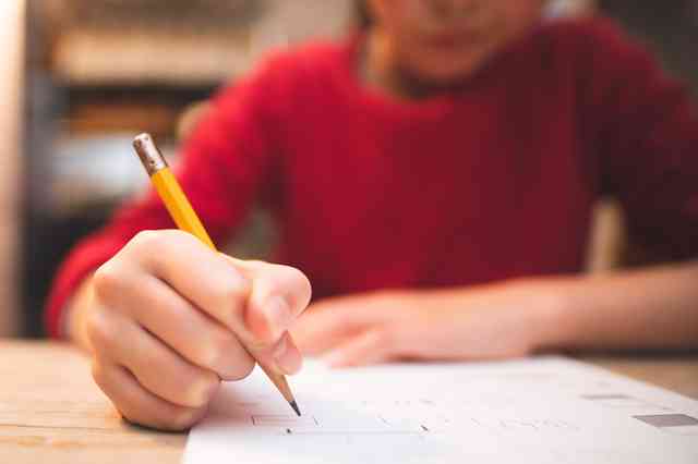 「なんで減点!?」小学校テストで頻発する親も答えられない謎の解答ルール