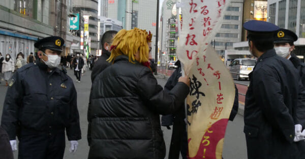 〝ノーマスク無限列車編〟結末　煉獄さんコスプレ男がツイッターで呼び掛け大炎上 | 東スポの社会に関するニュースを掲載