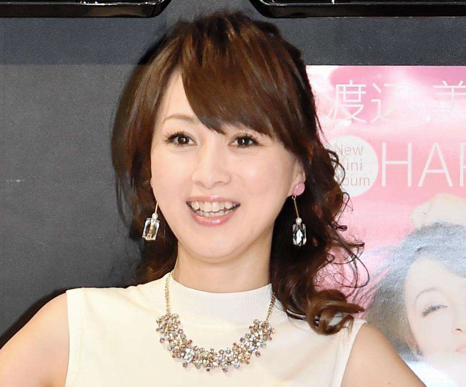 渡辺美奈代　自宅リビングが素敵すぎ「ホテルのエントランス」「モノトーンでゴージャス」