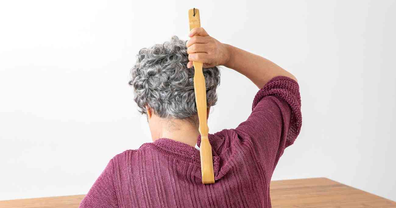 四十肩の必須アイテム「孫の手」は進化しているか？24万円の逸品も！ | 井の中の宴 武藤弘樹 | ダイヤモンド・オンライン