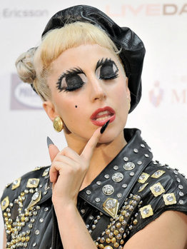 人と目を合わせて話すのが苦手