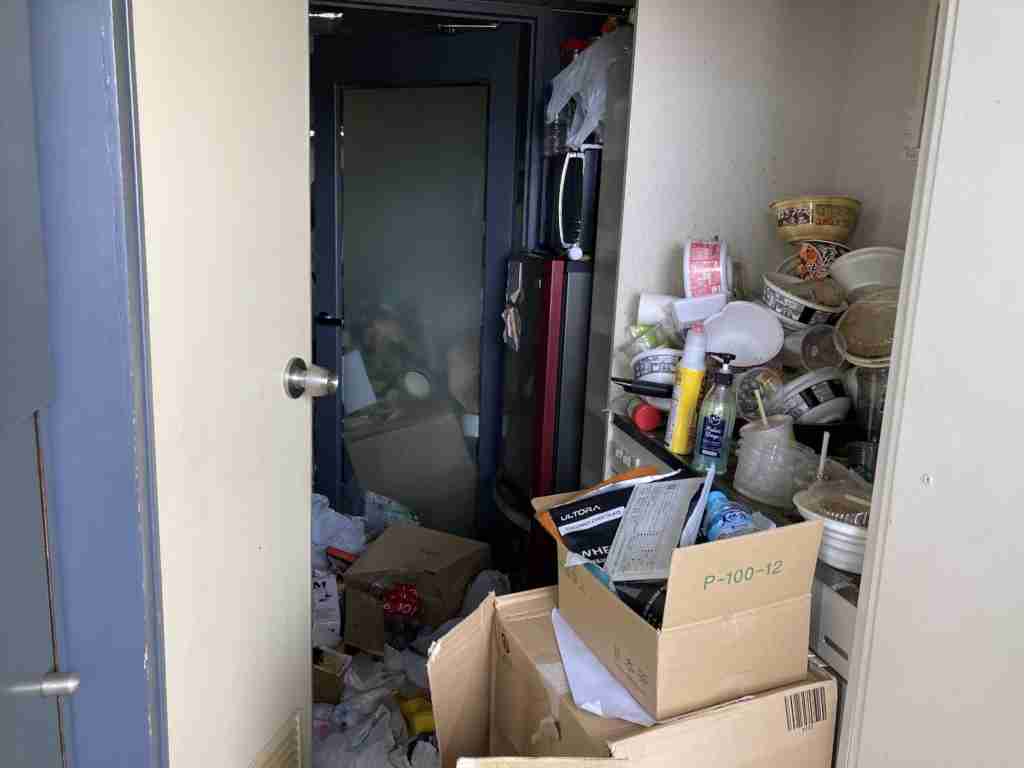 「片付ける気力もない」20代女性介護職の“ゴミ屋敷“の実態を清掃職員に聞く