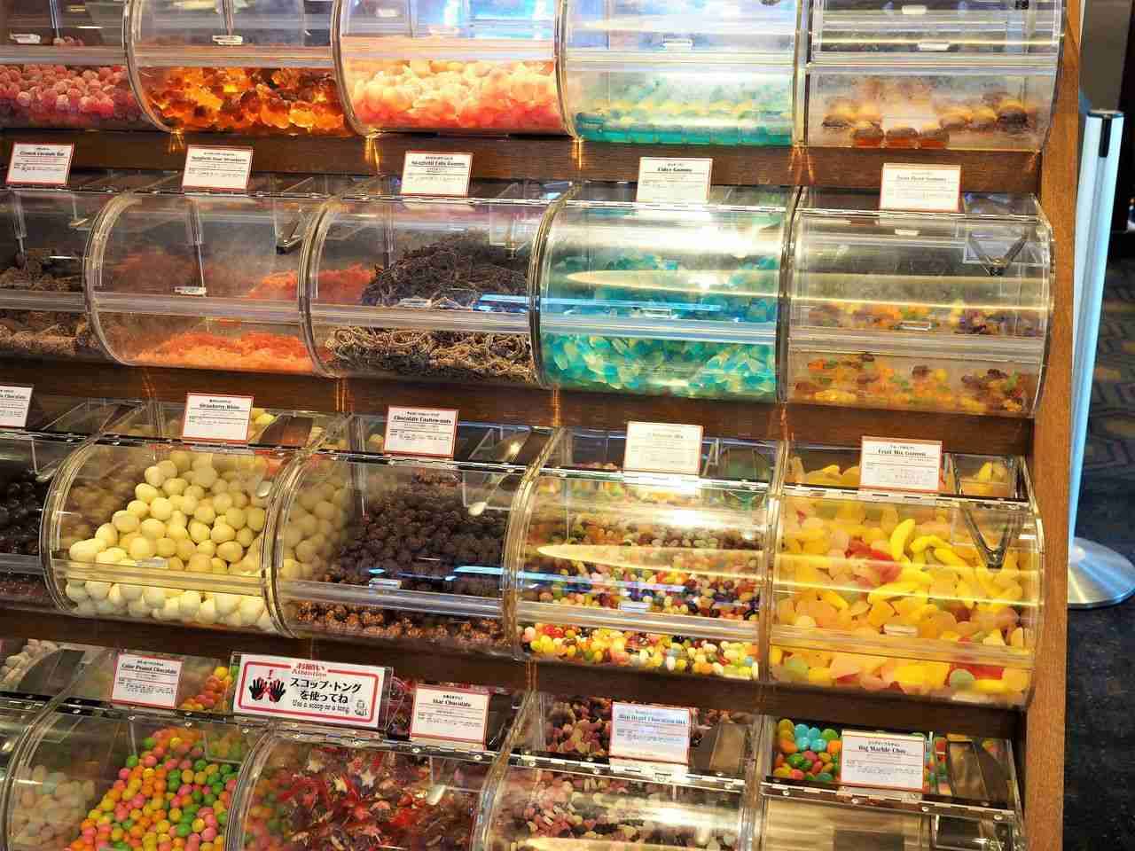 松坂屋静岡店「回るお菓子売り場」引退に惜しむ声 50年続いた目玉設備「精一杯の感謝込め見送る」