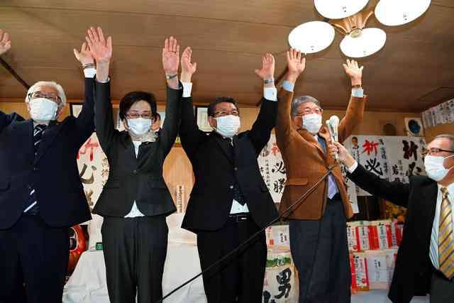 「核のごみ」調査の北海道神恵内村長選、現職6選　36年ぶり選挙戦（朝日新聞デジタル） - Yahoo!ニュース