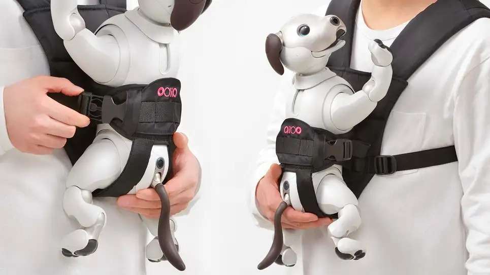 これでいつでも一心同体！ aibo専用の抱っこひもができてしまった