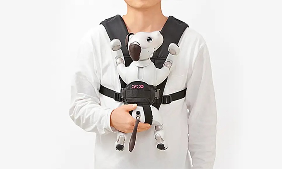 これでいつでも一心同体！ aibo専用の抱っこひもができてしまった | ギズモード・ジャパン