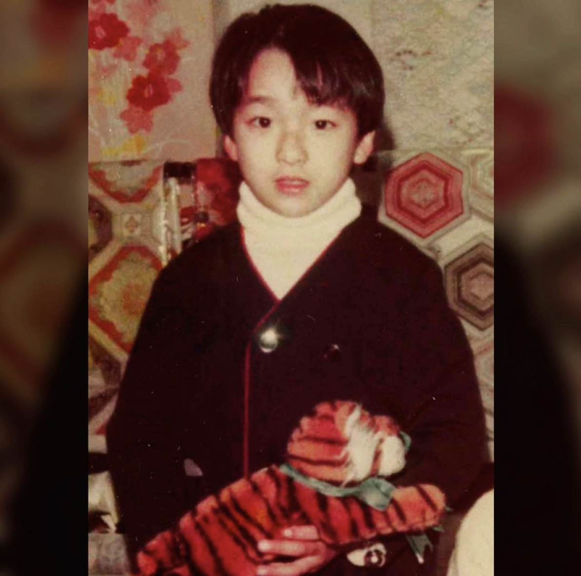 YOSHIKI、幼少期のレア写真を公開「子供の時から美少年」「モテ顔」と話題