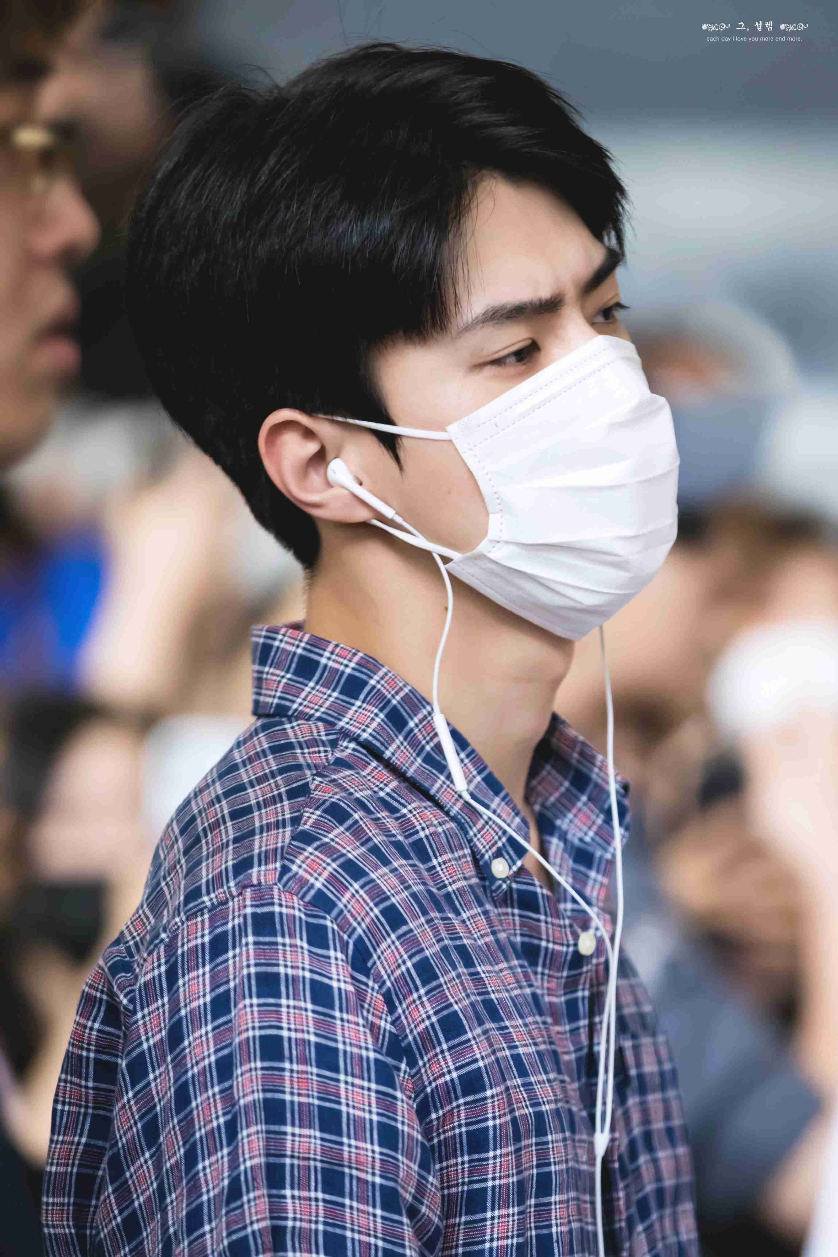 マスク姿の芸能人を貼ろう