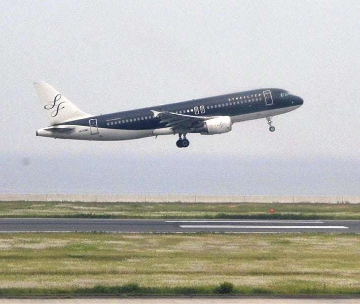 上空８５００ｍで揺れたスターフライヤー機、肘掛けで胸を打った乗客骨折 : 社会 : ニュース : 読売新聞オンライン