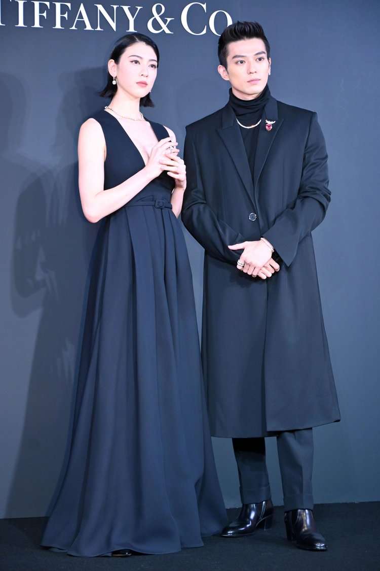 “毛穴がない!”三吉彩花、美肌をまじまじと見つめられ照れ 美肌維持する秘訣を紹介