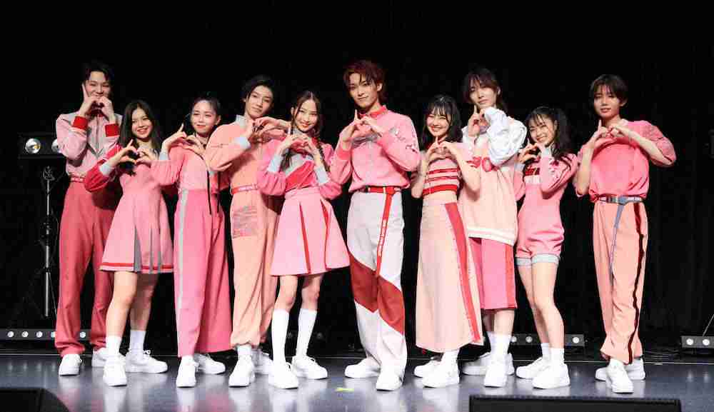 スターダスト×エイベックス10人組ユニット「ラブワン」お披露目！「世界の頂点」へ第一歩