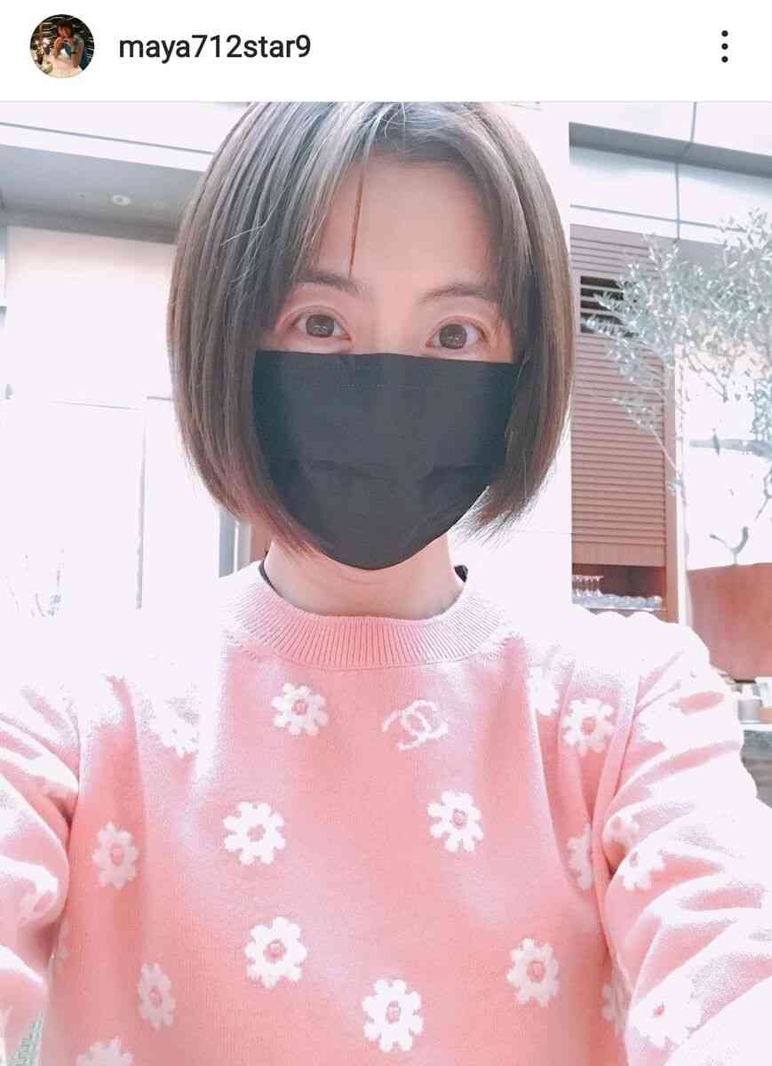 小林麻耶、シャネルのピンク色のニットを着た最新ショット…友人への高級贈り物に驚きの声も : スポーツ報知