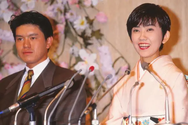 松本伊代　ヒロミとラブラブ2ショットで「結婚式記念日」祝う　28年前
