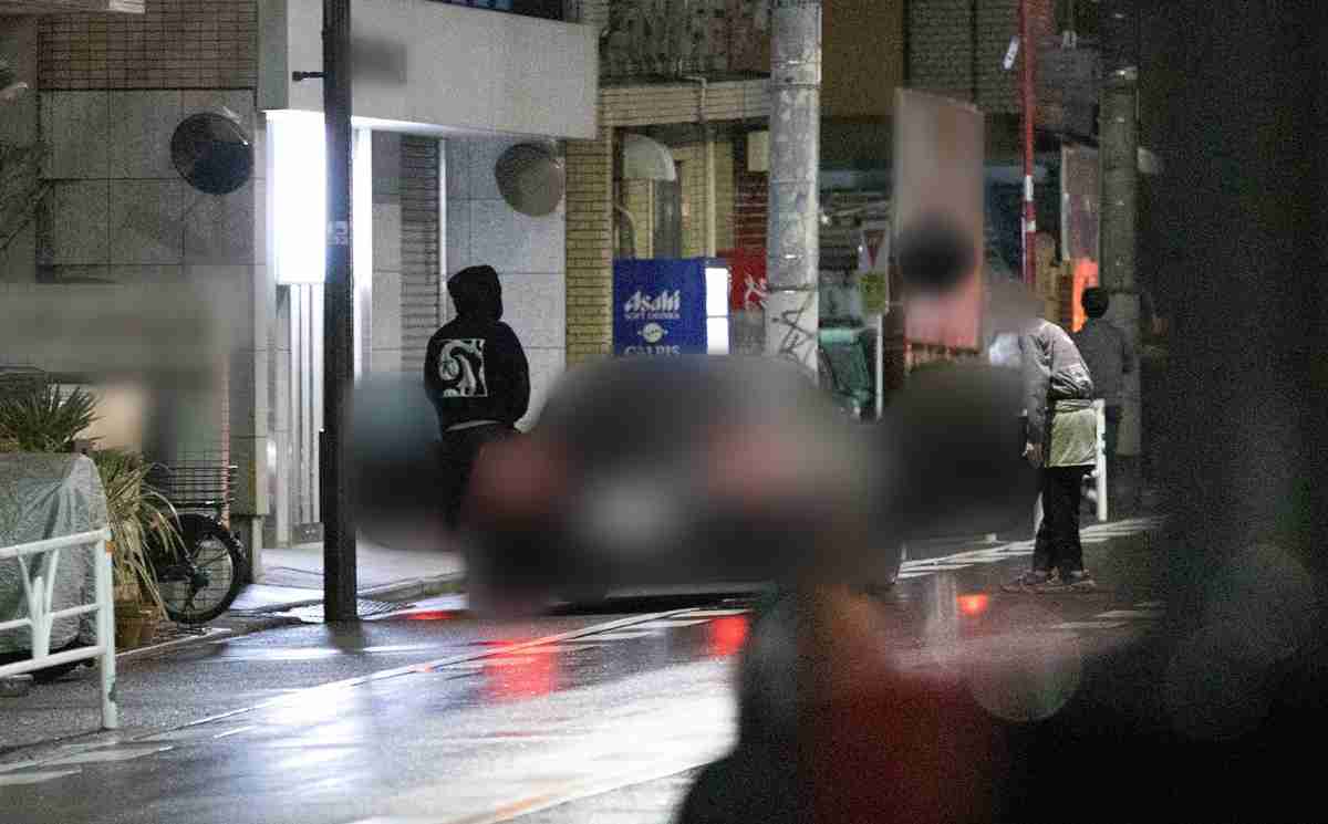 海老蔵に“SNSナンパ”されホテル密会した女性が告白「2万円を手渡されました」