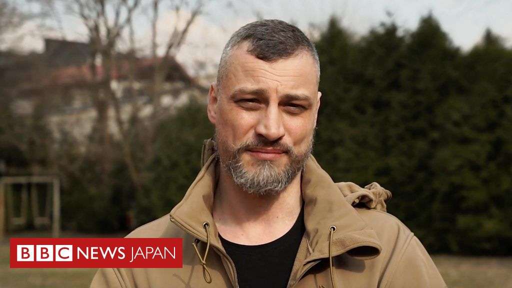 ベラルーシの反体制派、ロシアと戦うためにウクライナへ - BBCニュース