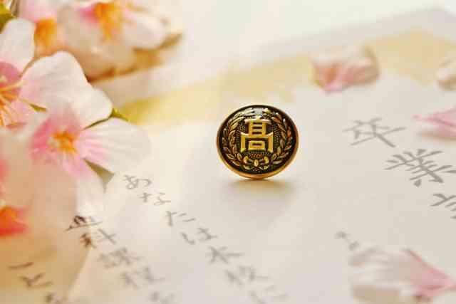 「第二ボタン」はもう古い!?　令和の卒業式の定番は「花束サプライズ」　生花店も驚き　「急に増えて…」