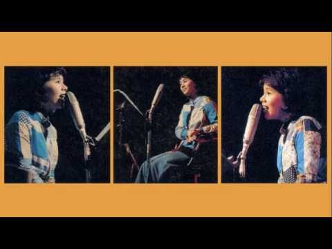 天地真理　悲しき天使（九段会館コンサート） - YouTube