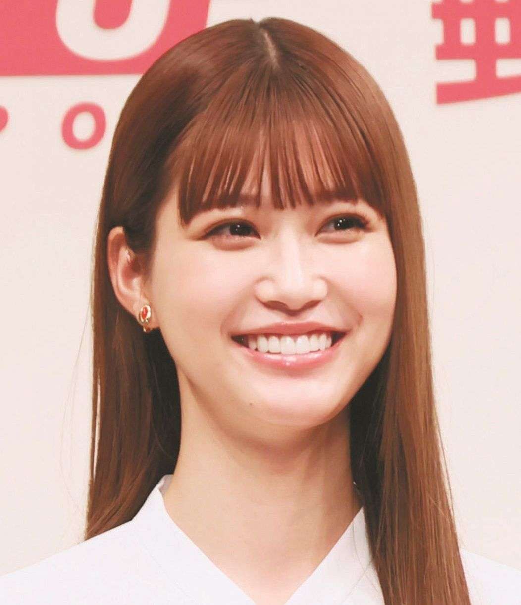 “めるる”生見愛瑠、三つ編み『メガネっ娘』スタイルに「透明感やばぃ」と歓声「めちゃくちゃ新鮮」：中日スポーツ・東京中日スポーツ 