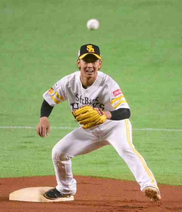 遊撃で5年連続GG賞、ソフトバンク今宮「サードという話はあった」（西日本スポーツ） - Yahoo!ニュース