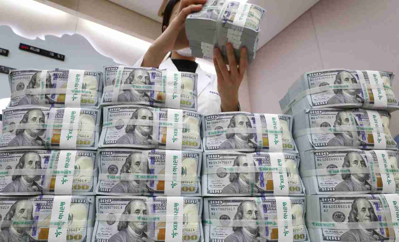 S. Korea to open temporary settlement lines for trade financing with Russia