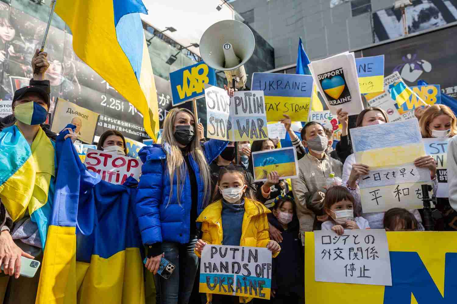 《徴兵拒否のため病気を偽装、女装して避難する男も》ウクライナ侵攻から1ヵ月、現地在住邦人が語る“国民総動員の現実”（文春オンライン） - Yahoo!ニュース