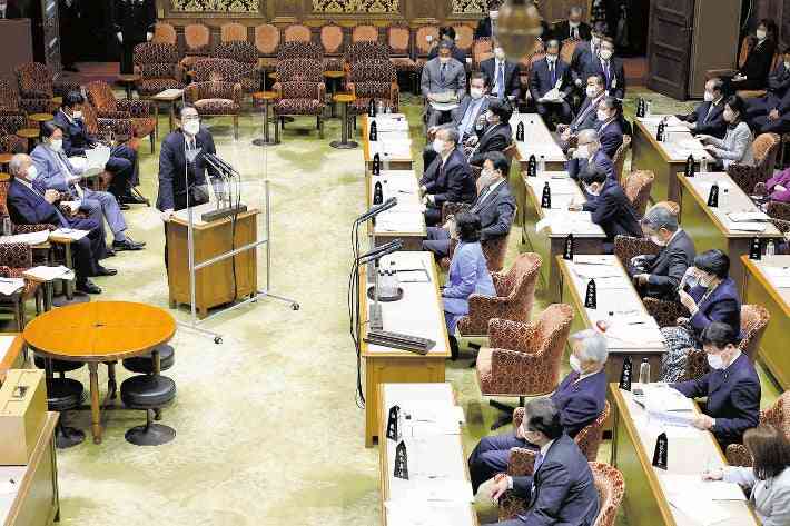 ウクライナ対応に追われる首相らに「無関係な質問」繰り返す…立民に「やり過ぎだ」と批判の声 : 政治 : ニュース : 読売新聞オンライン
