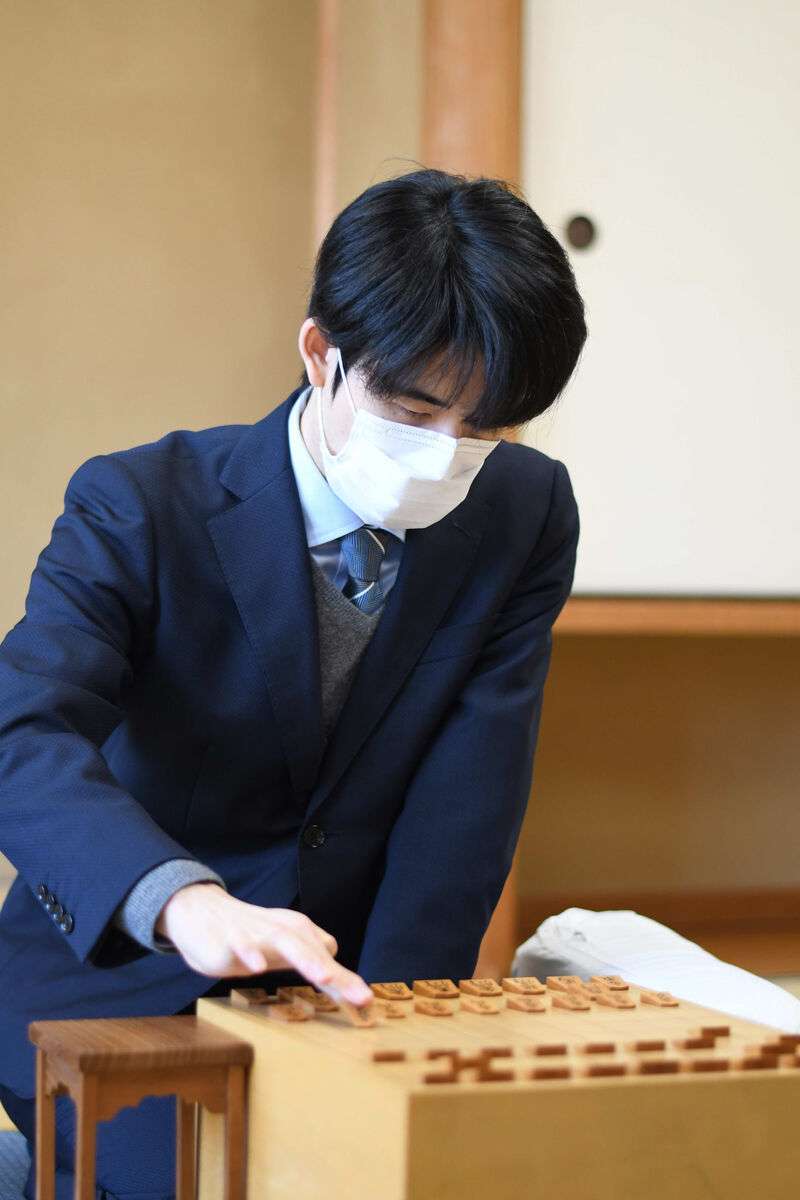 藤井聡太竜王がＡ級昇級　史上最年少名人へ来期は順位戦最高位で挑戦権争う : スポーツ報知