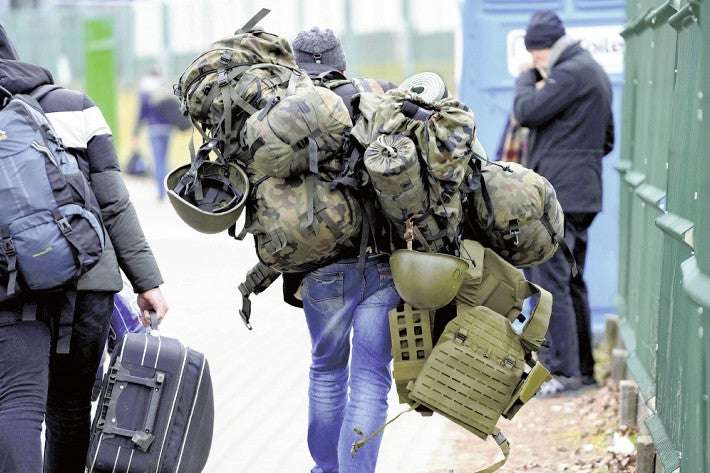 外国人志願兵がウクライナへ続々、１週間で１万６千人…戦闘経験ない一般人も : 国際 : ニュース : 読売新聞オンライン