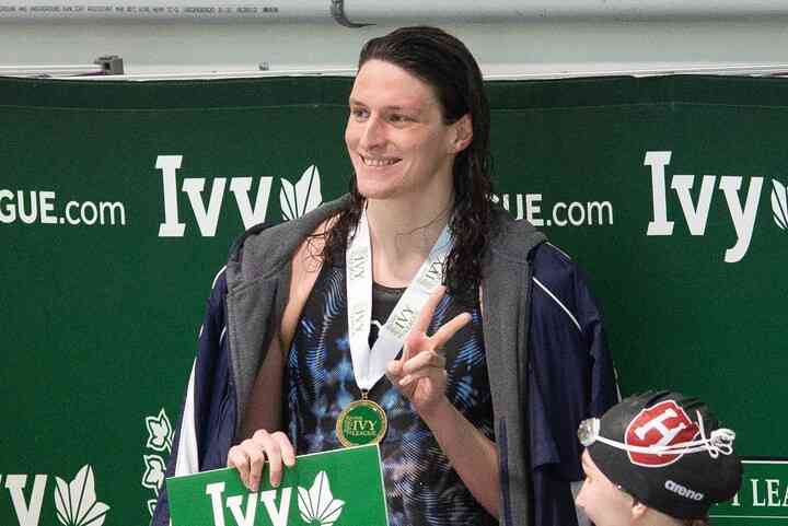 トランスジェンダー競泳選手の女子更衣室使用にチームメイトが“公然わいせつ罪”を訴え | THE DIGEST