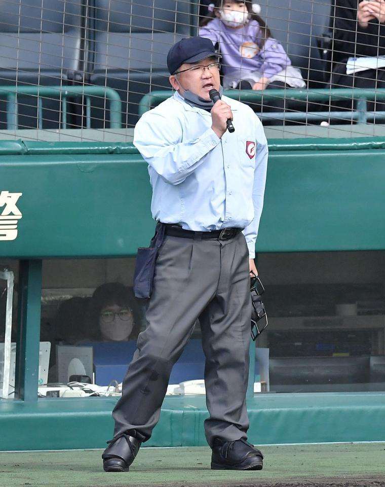 球場騒然 広陵-敦賀気比戦で異例の判定 球審が誤審認め謝罪「大変申し訳ございません」