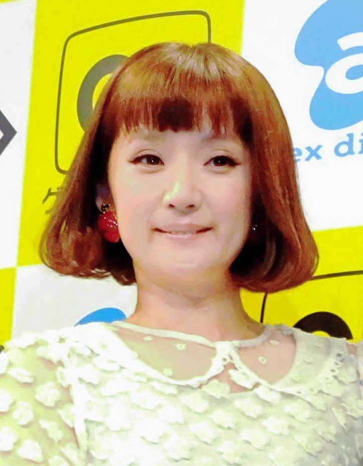 千秋　「かわいいね」と言われ「ありがとう」と返すも変人扱いの高校時代