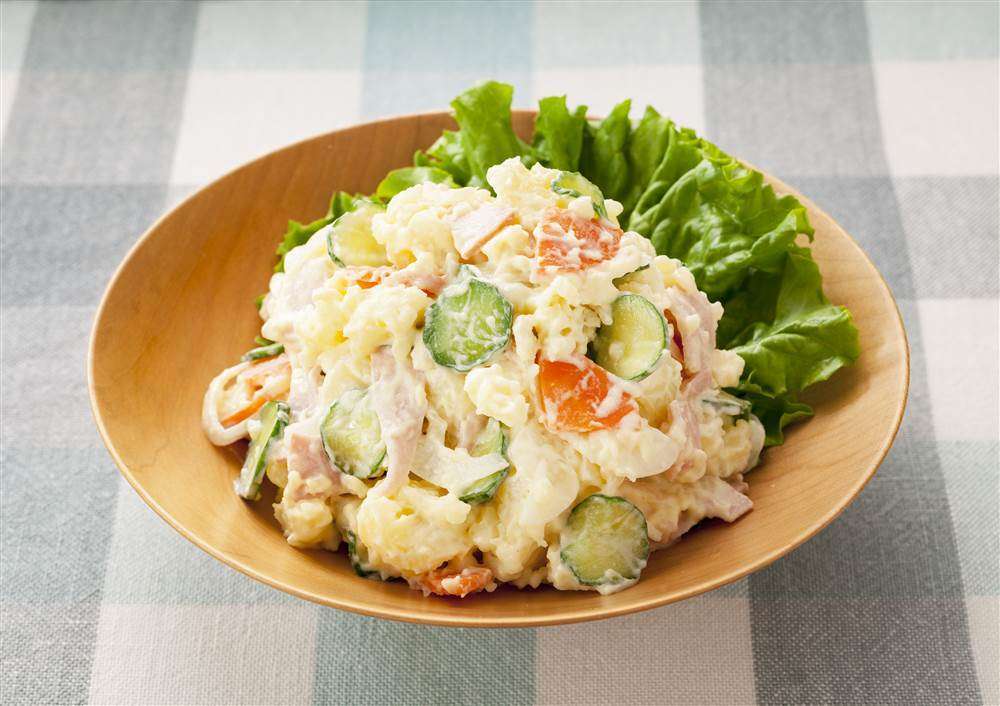 『母親ならポテトサラダくらい作ったらどうだ』お惣菜コーナーで遭遇した、高齢男性と子連れの母親のやり取りに様々な声