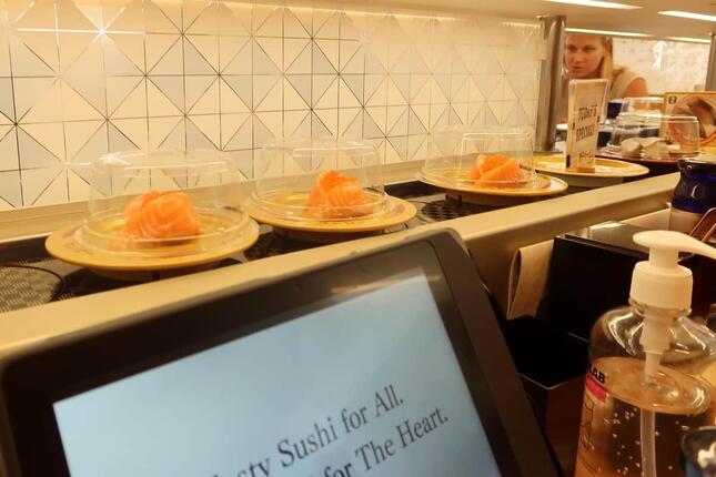 ドバイ万博で「スシロー」大盛況　日本館に出店、休日は7時間待ちの人気ぶり