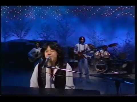 ホーリー＆ブライト　　　　ゴダイゴ - YouTube