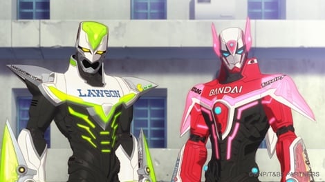 『TIGER ＆ BUNNY』新作、ヒーロー支援のスポンサー企業発表　PV公開で企業ロゴ付けたスーツ初披露