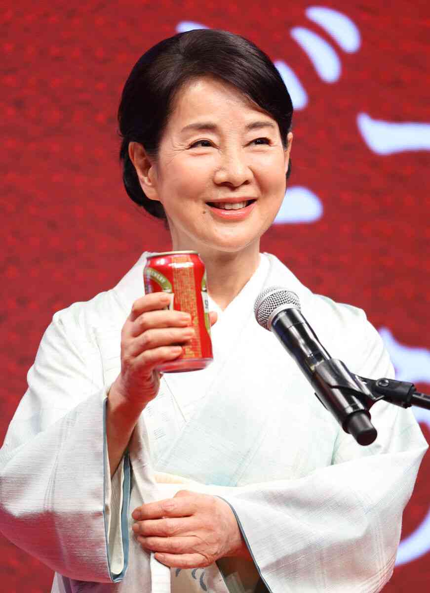 吉永小百合、２０年ぶりビールのＣＭ　ゴクゴク泡まで味わい「私もホップしたい！」日本産ホップに満足 : スポーツ報知