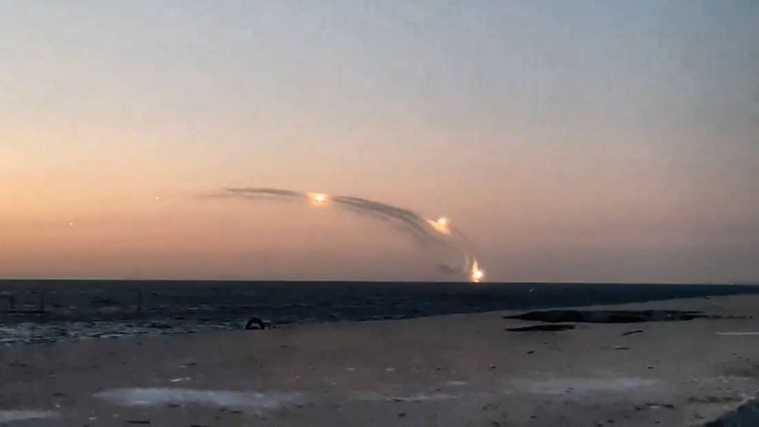 ウクライナ狙う巡航ミサイル発射の映像判明、ロシア船の破壊発表（CNN.co.jp） - Yahoo!ニュース