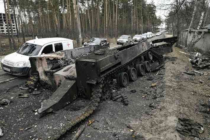 ロシア軍が「燃料気化爆弾」使用認める…殺傷力高くアフガンでも実戦投入 : 国際 : ニュース : 読売新聞オンライン