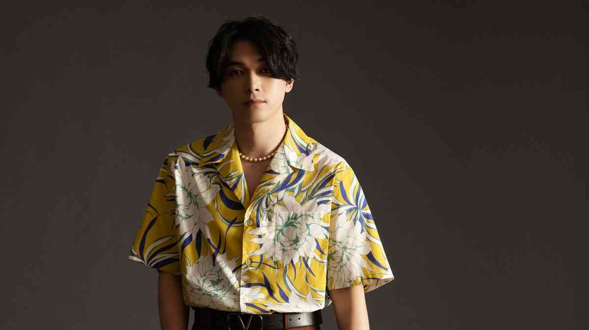 i-D x VALENTINO スペシャルムービー出演の俳優、吉沢亮の役作りへの「切り替え方」とは - i-D
