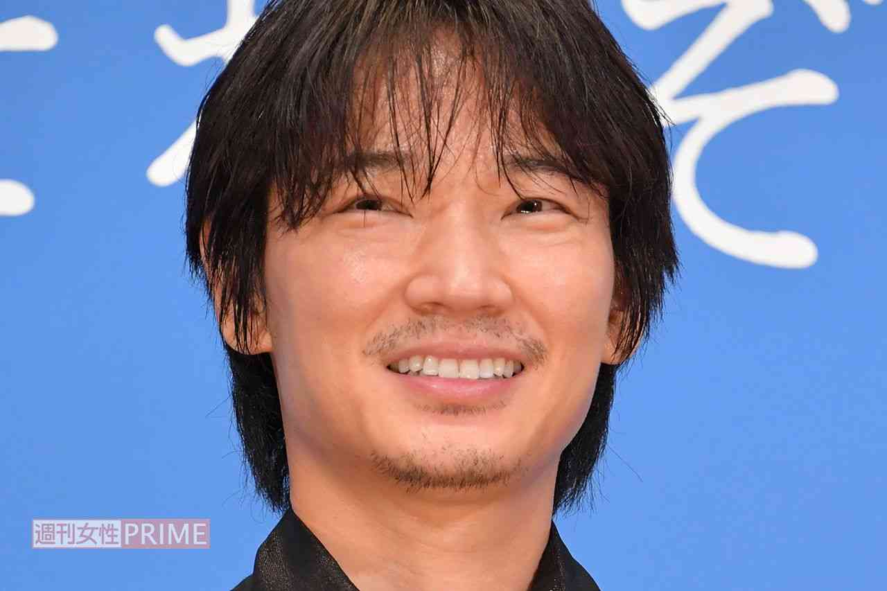 綾野剛、“ガーシーの暴露”も無傷！ アピール実りヒット漫画『カラオケ行こ！』実写化主演に内定 | 週刊女性PRIME