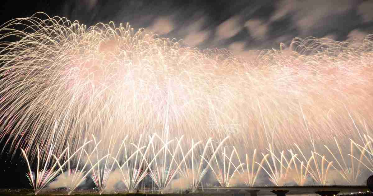 長岡花火大会、3年ぶり開催決定　市長「今こそ平和へ祈り発信」 | 毎日新聞