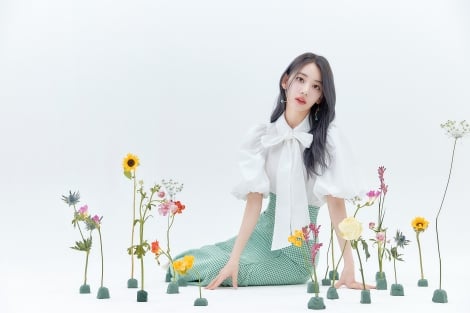 宮脇咲良『LILY BROWN』SPモデルに 本人の“好き”詰め込んだコラボアイテムも発売