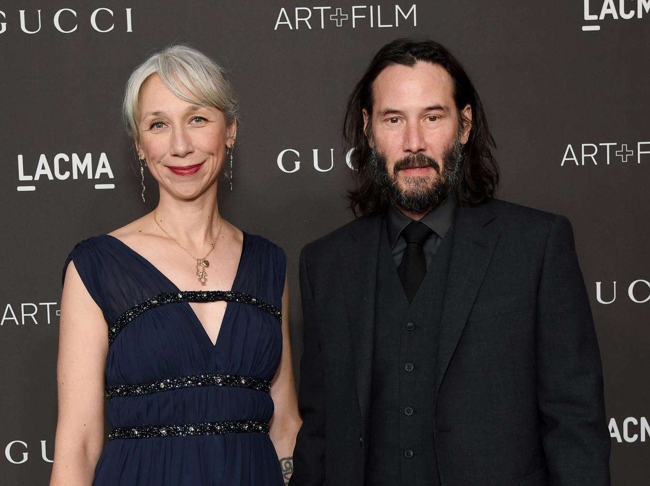 キアヌ・リーブスが宝石店で指輪を選んでいる姿が目撃！恋人と婚約のウワサが勃発 - フロントロウ -海外セレブ＆海外カルチャー情報を発信