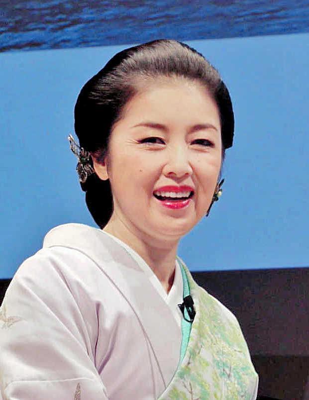 藤あや子、27年ぶり写真集の重版決定を報告「たくさんの方々に是非見て頂きたい」