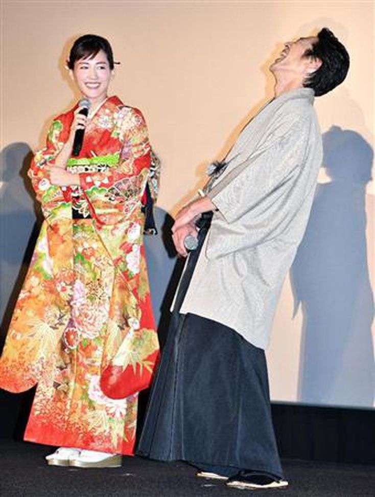 綾瀬はるか　初共演の大泉洋とは “夫婦漫才” 状態！新ドラマ現場スタッフが感心する「座長の覚悟」